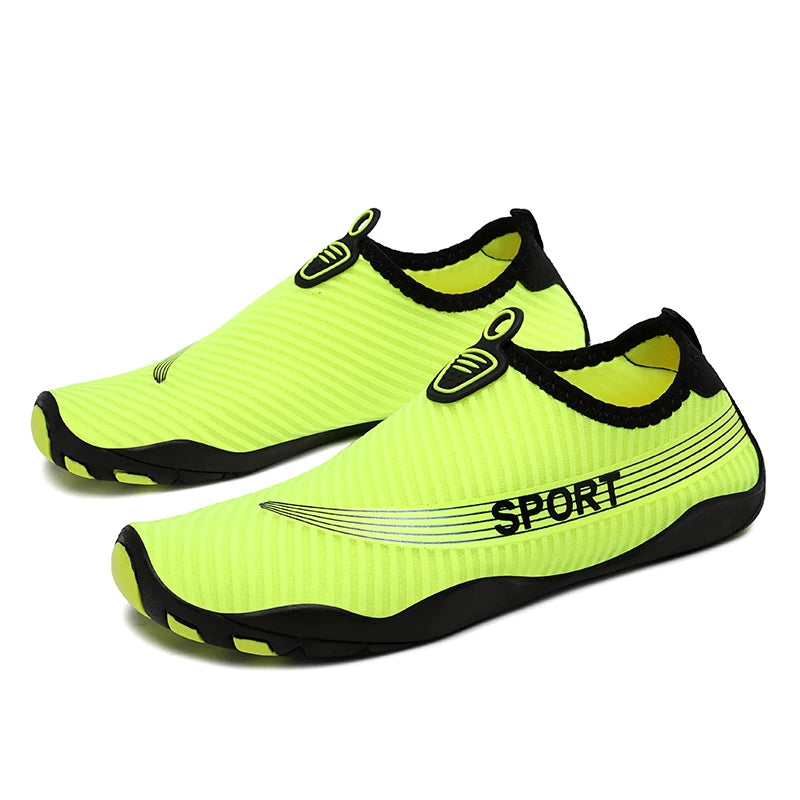 Stylische Strandschuhe